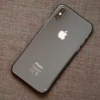iPhone X màu xám không gian sang trọng và lịch lãm