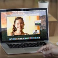 Sử dụng tính năng camera được tích hợp trên laptop