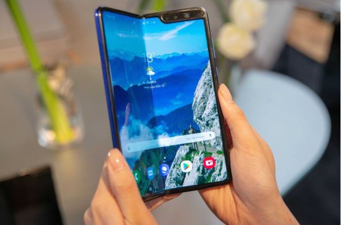 Samsung Galaxy Fold sở hữu 2 màn hình AMOLED siêu đẹp