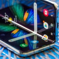 Thiết kế smartphone màn hình gập Galaxy Fold định hướng tương lai