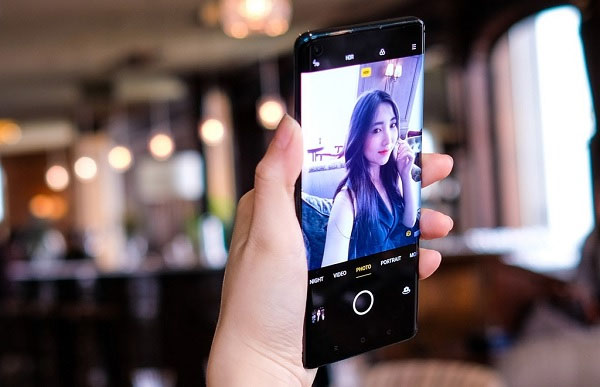 Camera Selfie ấn tượng trên OPPO Find X2