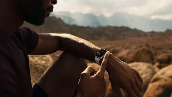 Apple Watch LTE thích hợp với các hoạt động thể thao dã ngoại.