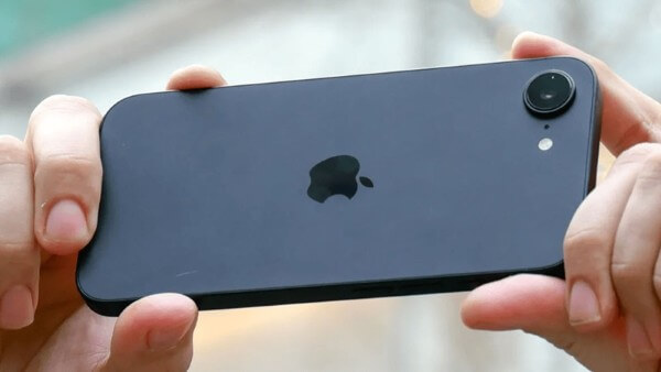 iPhone 16e